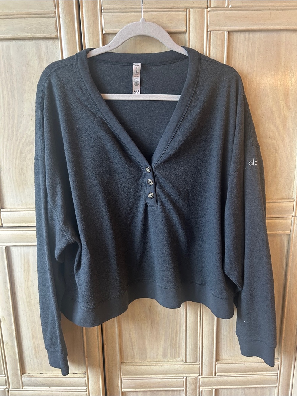 ALO Yoga Dark gray  V-Neck Henley Sweatshirt Sz L
